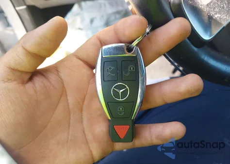 2019 Mercedes-Benz Glc 300 z USA, uszkodzony, nr VIN WDC0G4JB5KV176495